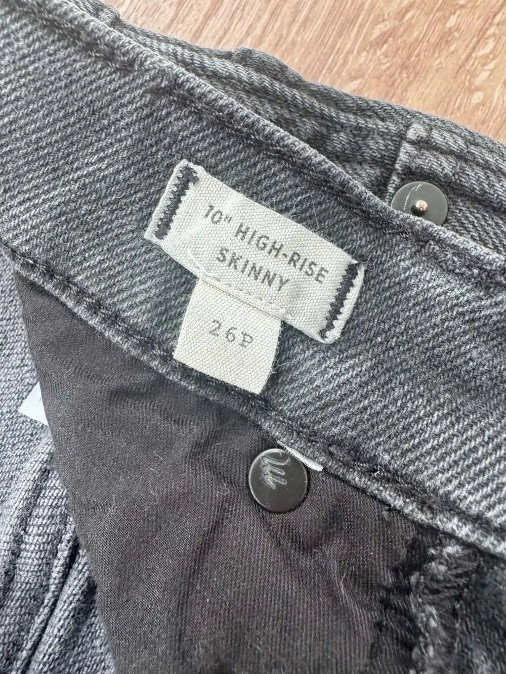 Madewell 10” High Rise Skinny Jeans Black Raw Hem Stretch Denim 26 Petite